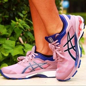 ASICS Gel Kayano 26 Runners Shoe. 8.